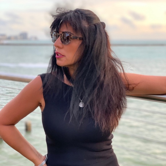 Meet your Posher, Eka - Picture 1 of 1